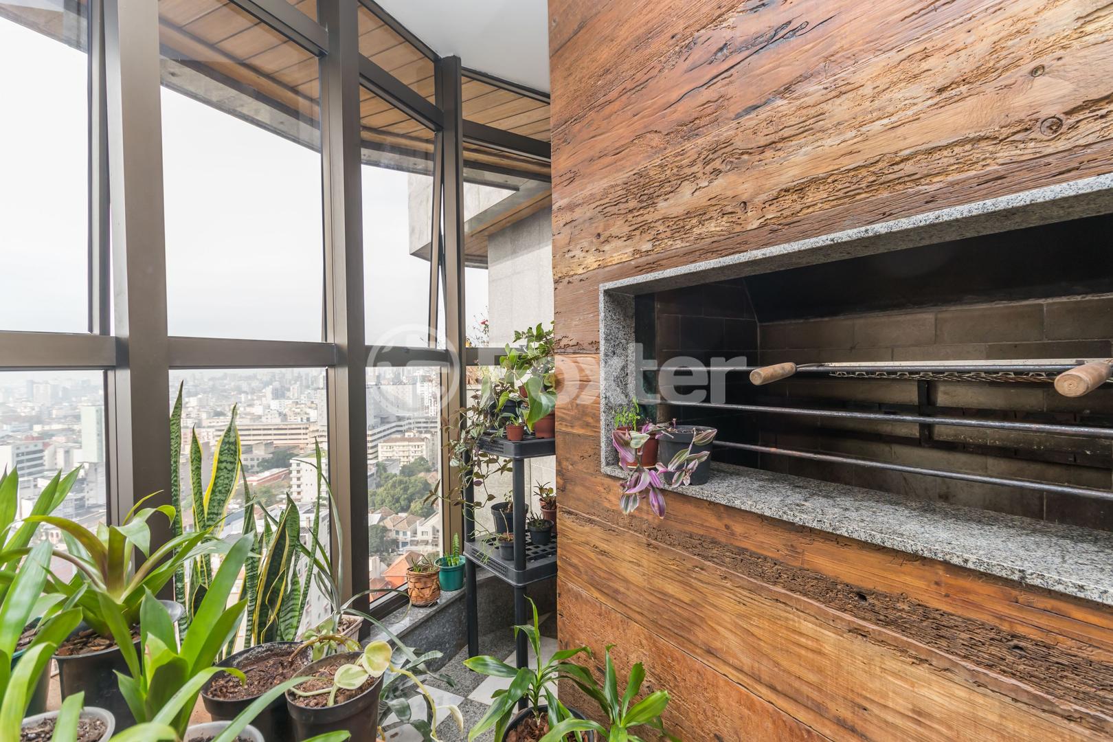 Churrasqueira com vista da cidade
